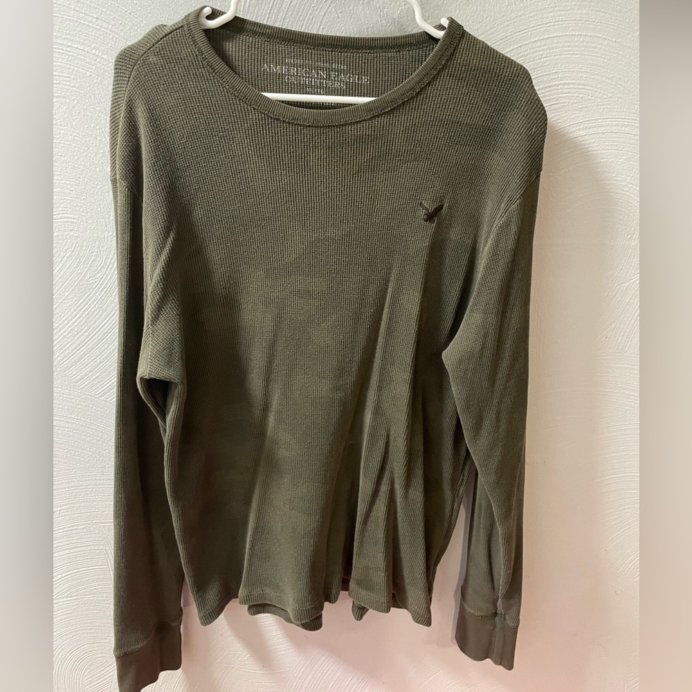 American Eagle ling sleeve